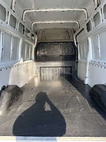 Ford Transit-9