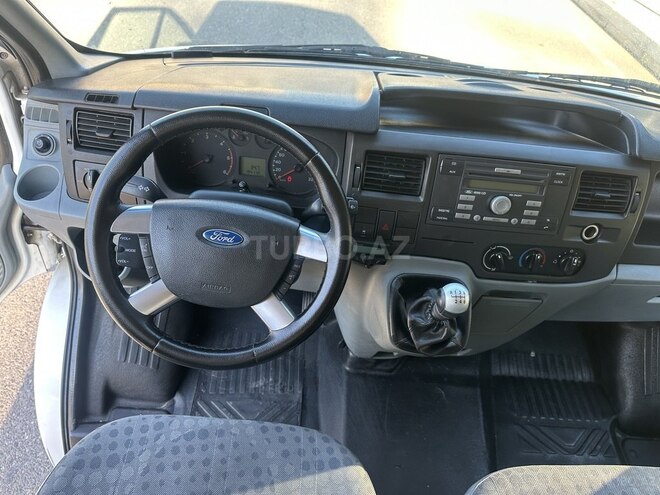 Ford Transit-22