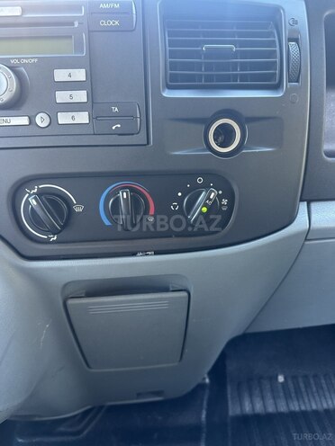 Ford Transit-24