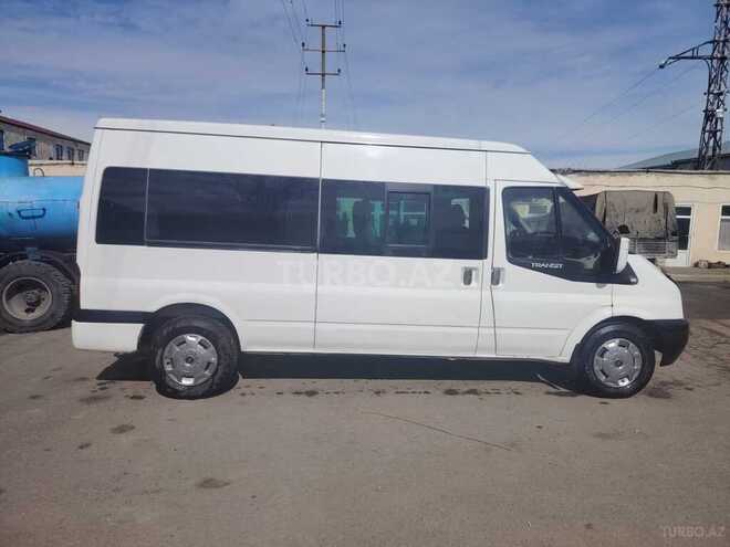 Ford Transit-3