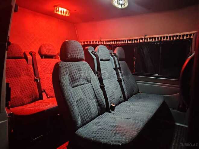 Ford Transit-7