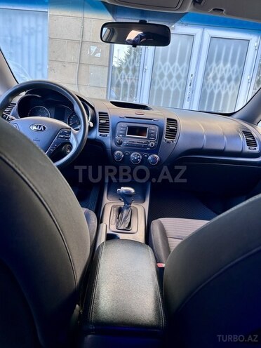 Kia Cerato-5