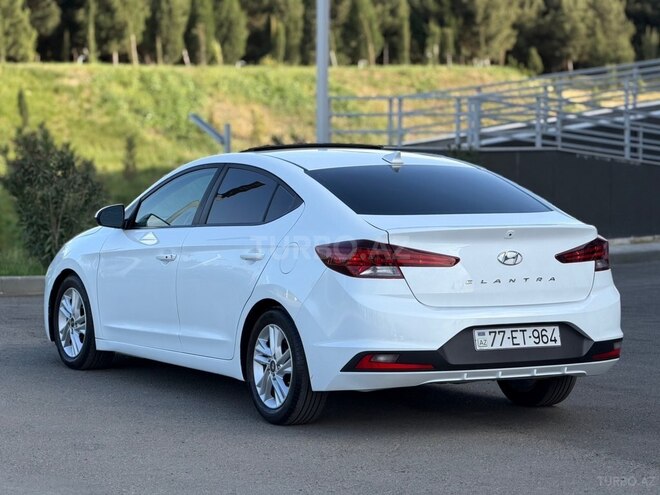 Hyundai Elantra-8