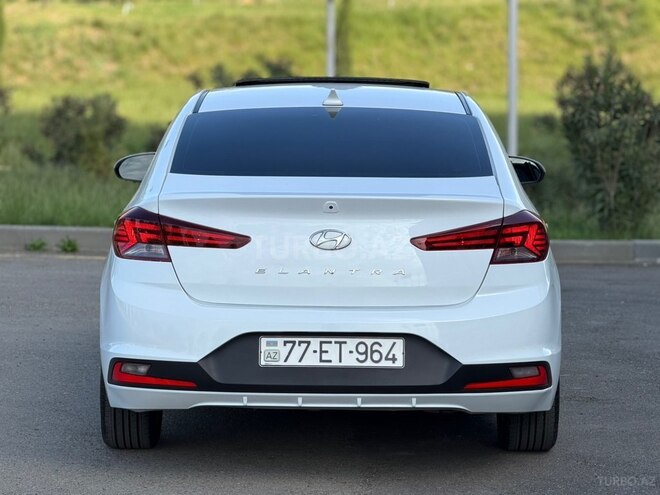 Hyundai Elantra-10
