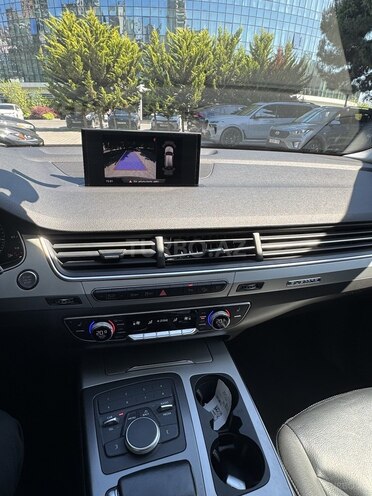 Audi Q7-13