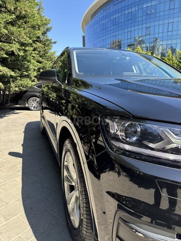 Audi Q7-3