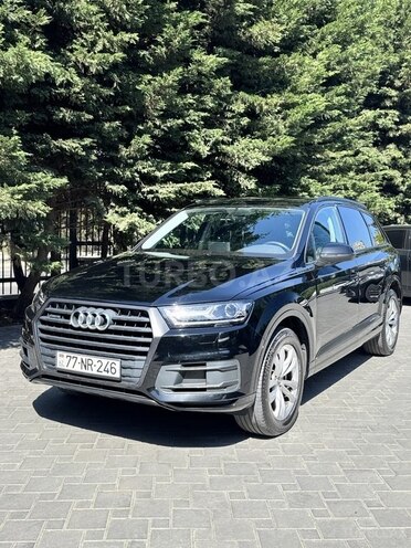 Audi Q7-4