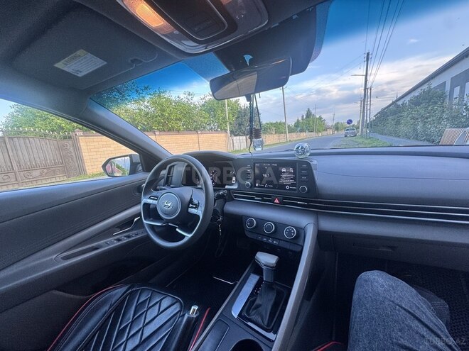 Hyundai Elantra-12