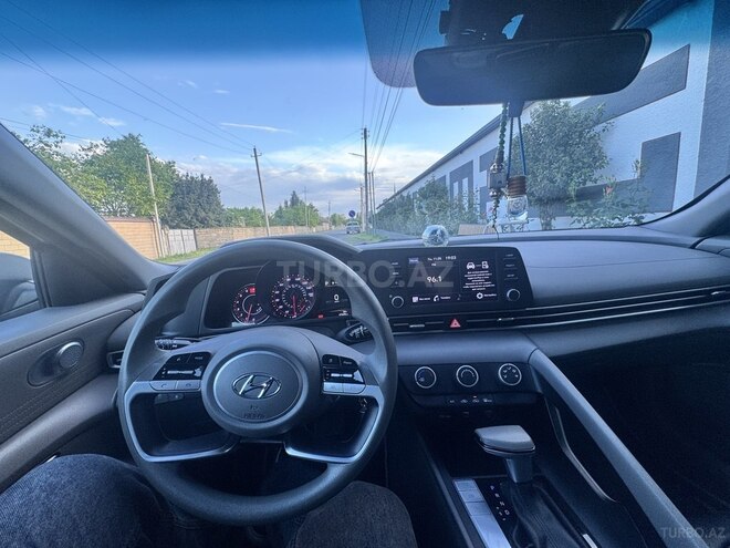 Hyundai Elantra-9