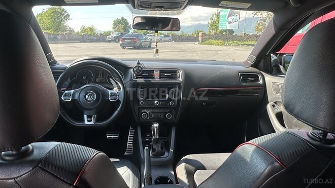 Volkswagen Jetta-8