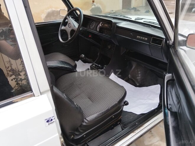 LADA (VAZ) 2107-17
