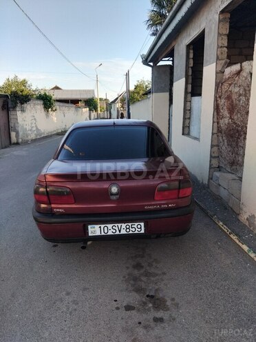 Opel Omega-2