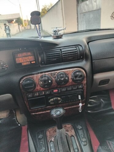 Opel Omega-8
