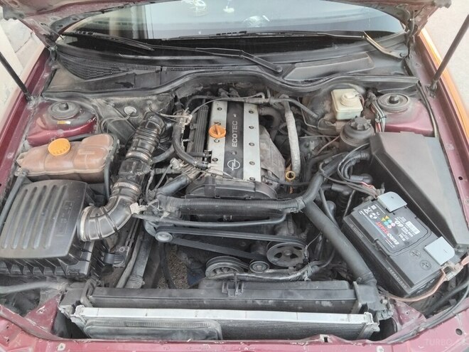 Opel Omega-11