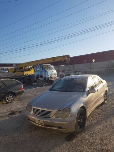 Mercedes C 240-1