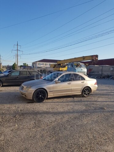 Mercedes C 240-12