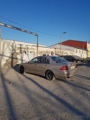 Mercedes C 240-11