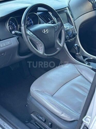 Hyundai Sonata-7