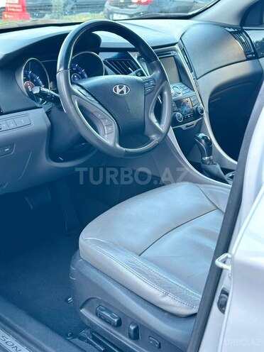 Hyundai Sonata-8