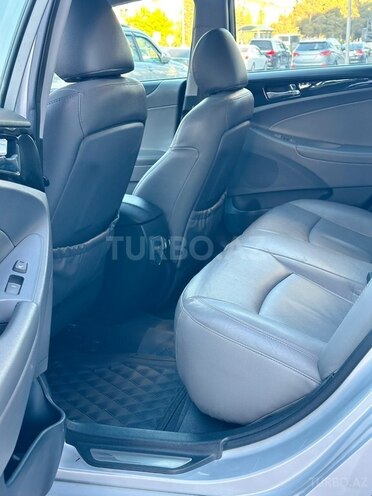 Hyundai Sonata-9