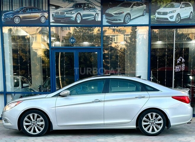 Hyundai Sonata-11
