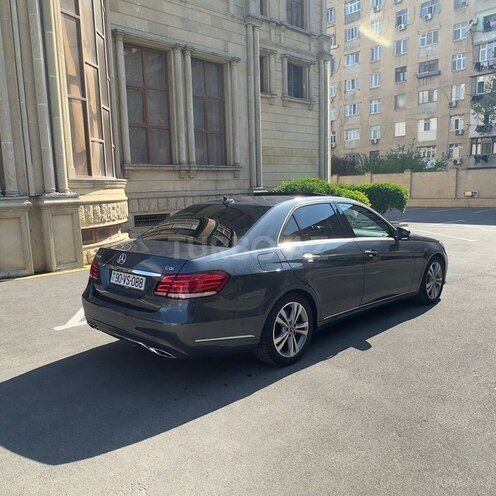 Mercedes E 250-7