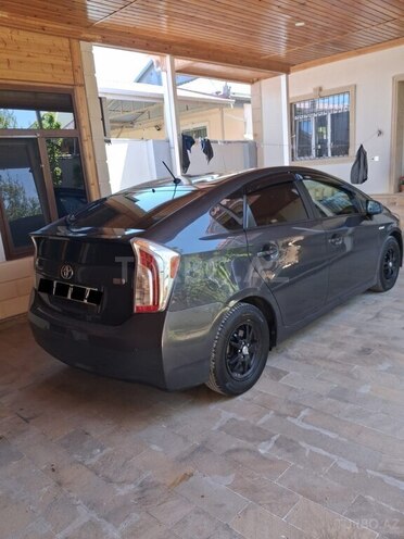 Toyota Prius-2