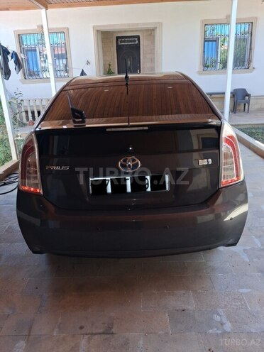 Toyota Prius-3