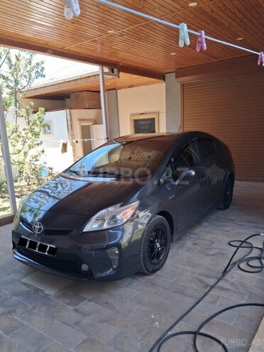 Toyota Prius-5