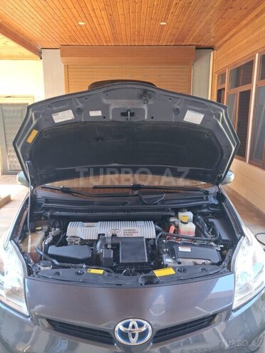 Toyota Prius-10