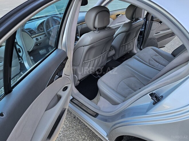 Mercedes E 200-13