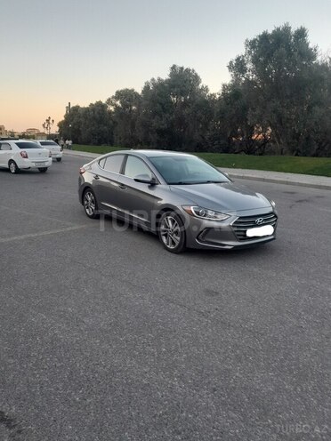 Hyundai Elantra-5