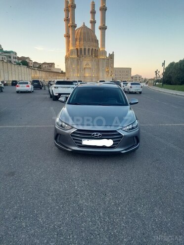Hyundai Elantra-10