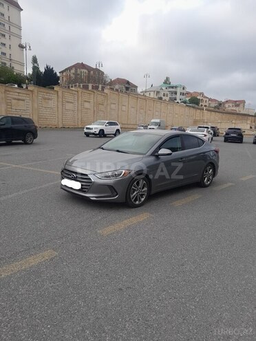Hyundai Elantra-15