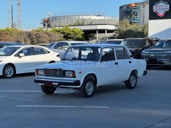 LADA (VAZ) 2107-2