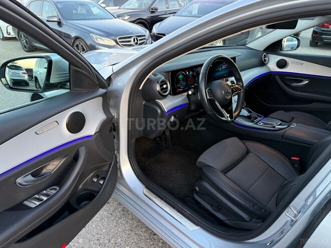 Mercedes E 300 e-15