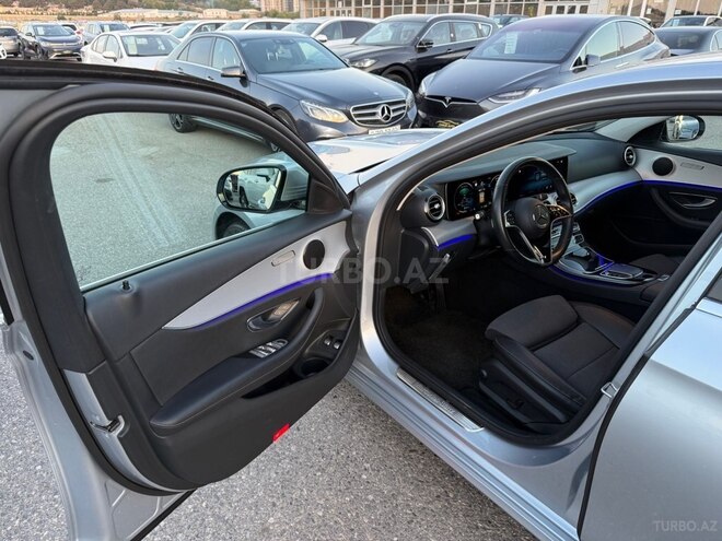 Mercedes E 300 e-16
