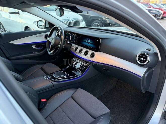 Mercedes E 300 e-17