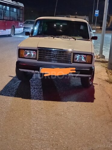 LADA (VAZ) 2107-1