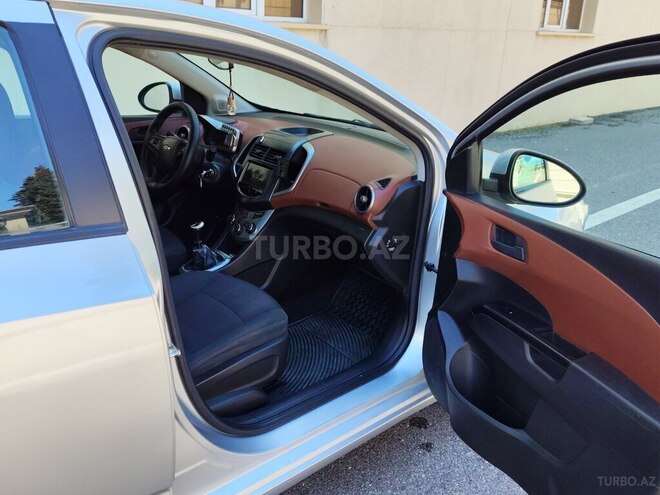 Chevrolet Aveo-6