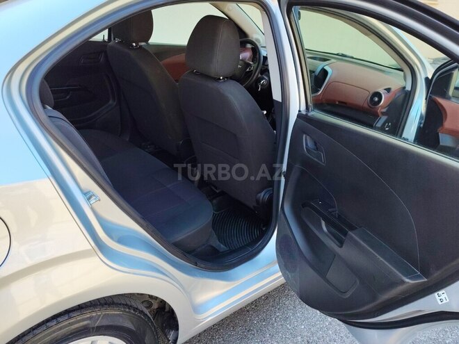 Chevrolet Aveo-7