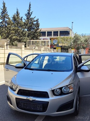 Chevrolet Aveo-12