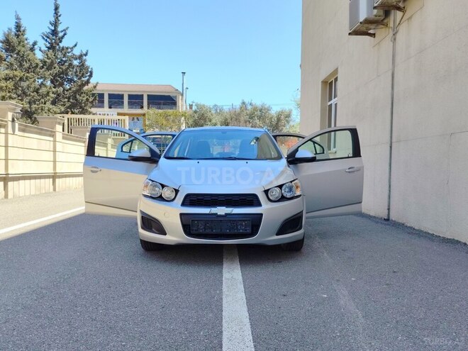 Chevrolet Aveo-10