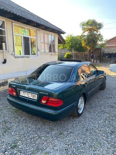Mercedes E 200-4