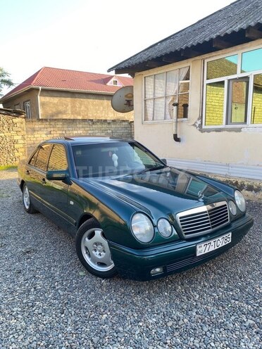 Mercedes E 200-3