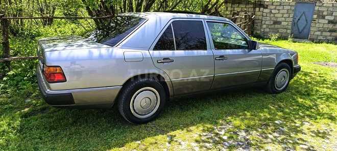 Mercedes 250 D-6