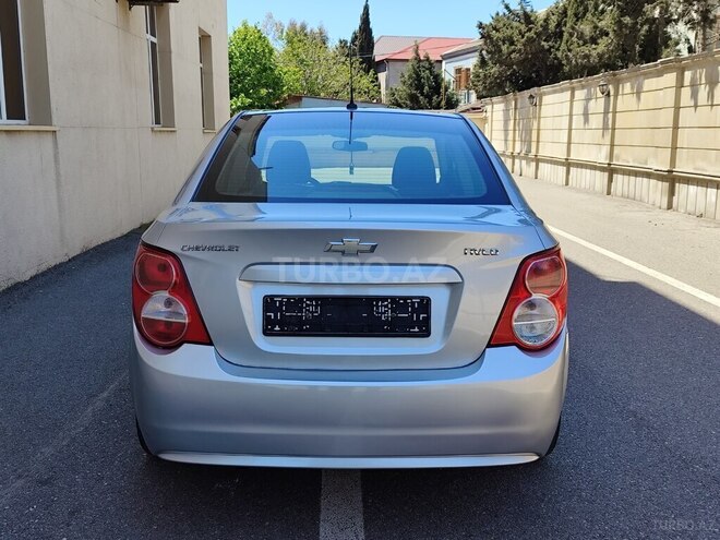 Chevrolet Aveo-16