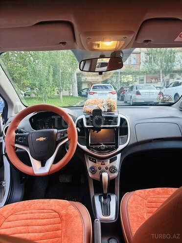 Chevrolet Aveo-5