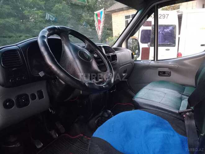 Ford Transit-6