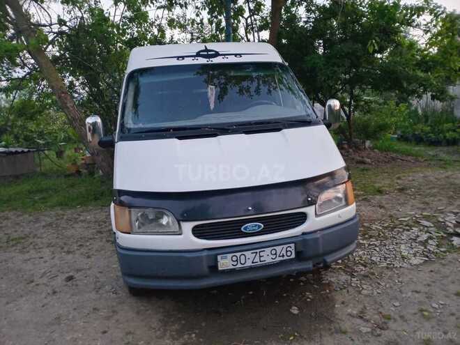 Ford Transit-9